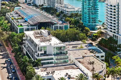 Photo 3 - Beach Escape 1BR • Walk to beach • Pool & Gym