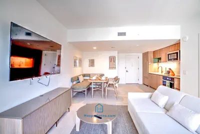 Photo 5 - Brand new luxury condo in Downtown