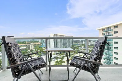 Photo 5 - Spacious & Modern apt for a family beach vacation