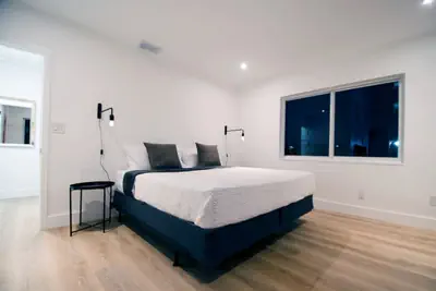 Photo 2 - Chic apartment beside canal and near beach 2