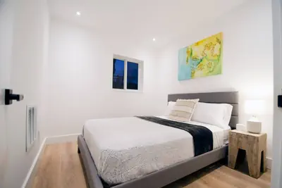 Photo 4 - Chic apartment beside canal and near beach 2
