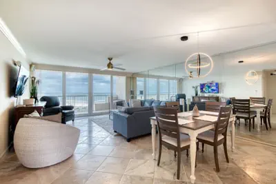 Photo 2 - New Smyrna Beachfront Modern 9th Floor Condo Pool Hot Tub
