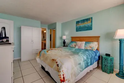 Photo 5 - Sunrise Seven Deluxe Oceanfront Condo