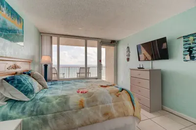 Photo 2 - Sunrise Seven Deluxe Oceanfront Condo