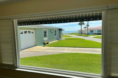 Photo 3 - 3 bedroom 2 bath Pet Friendly Ocean View 4 houses from beach