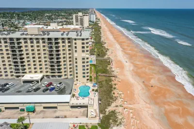 Photo 3 - Cozy Ocean Condo with Pool & More