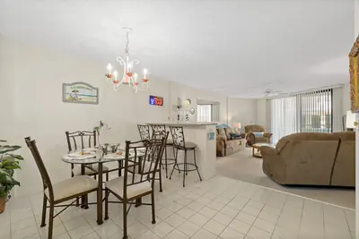 Photo 4 - Cozy Ocean Condo with Pool & More