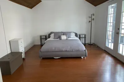 Photo 5 - Relaxing 3 bed  2 bath  Wifi by the Intercostal