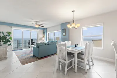 Photo 5 - Ocean Oasis Oceanfront Pool, Balcony & Hot Tub