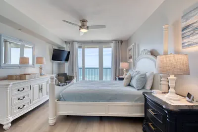 Photo 3 - Salty Oceanfront Luxury Condo | Pools & Hot Tubs