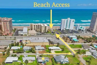 Photo 3 - Walk to Beach | Pet Friendly, Plunge Pool, Sleeps9