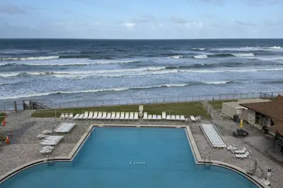 Photo 3 - Hawaiian Inn |Daytona Beach, Pools, Balcony, Beach