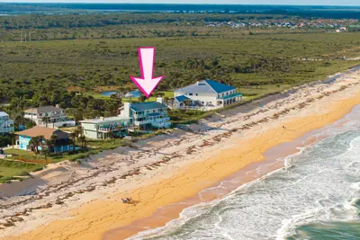 Photo 2 - ❤️ The Funky Pelican Direct Oceanfront Retreat Pet Friendly