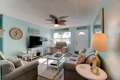 Photo 2 - Tropical Retreat, Updated Private Home with Wifi