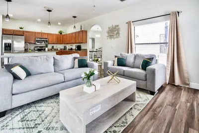 Photo 2 - 4BR Villa|Pool•Game Room•Free BBQ|Disney