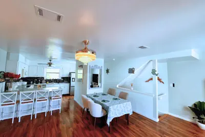 Photo 4 - Sleeps 10 | 4 En-Suite Baths | 1 Min Walk to Beach