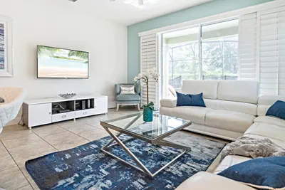 Photo 3 - 5BR Solterra Villa|Pool•Jacuzzi•Game Room