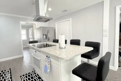 Photo 3 - New 5BR Beach Villa | Steps to Gulf | 12 Guests