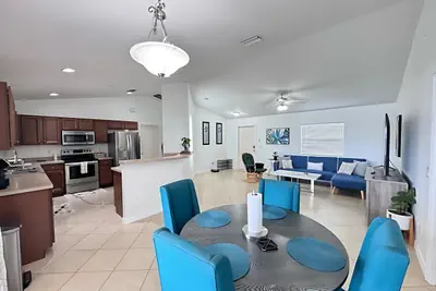 Photo 5 - Sleeps 7 | Pool + Lake Views | 3 King Beds