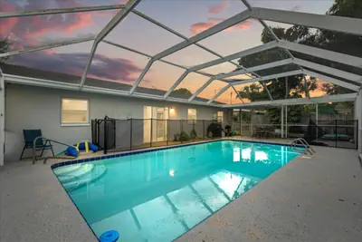 Photo 3 - Screened Pool Villa · 10 Guests · Mins to Beach