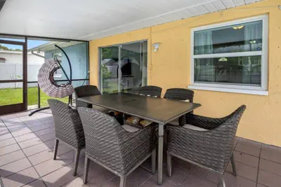 Photo 4 - Private Pool Villa | 3BR | Sleeps 7 | Central CW