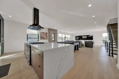 Photo 5 - Luxurious Charlotte Retreat: Rooftop Views & Pool & Outdoor Kitchen
