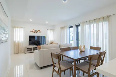 Photo 2 - NEW Luxurious Villa Serenity - 5BR Best for groups