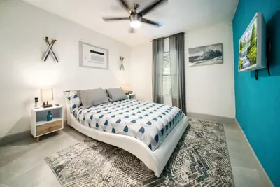 Photo 2 - Newly Renovated Coastal 1-Bedroom Near the Beach in Las Olas
