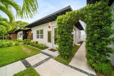 Photo 3 - Newly Renovated Coastal 1-Bedroom Near the Beach in Las Olas