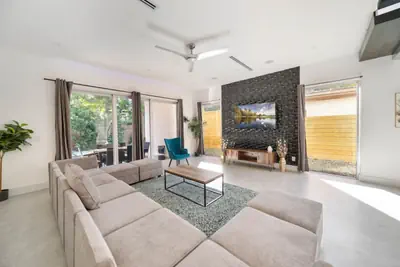 Photo 2 - Las Olas 3/4 Zen Home with Pool and Hot Tub Near the Beach