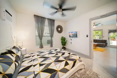 Photo 3 - Modern Apartment Near Las Olas Beach