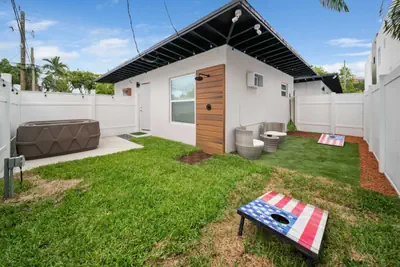 Photo 5 - Modern Apartment Near Las Olas Beach