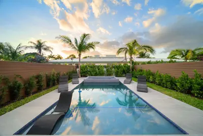Photo 4 - Las Olas Elements Home with Pool and Spa Near the Beach