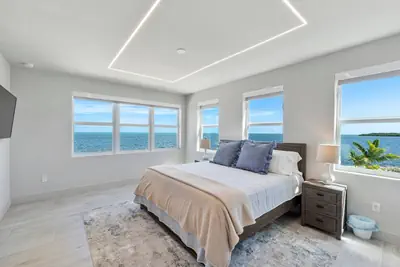 Photo 3 - Key Largo Oasis Oceanfront with Pool & Hot Tub