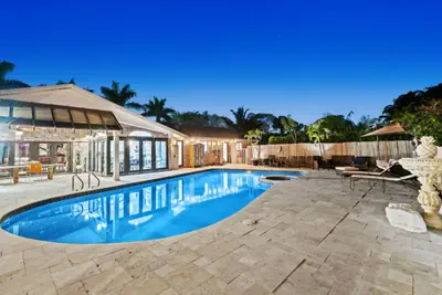 Photo 2 - Upgraded Lux Retreat CoconutCreek w/HotTub&Pool