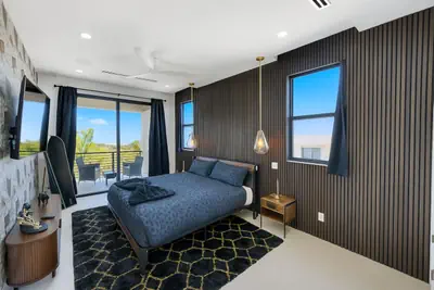 Photo 5 - Lux Jungle Haven Close to Port Everglades & Beach