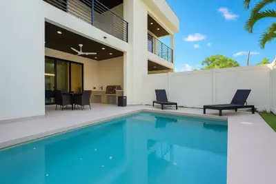 Photo 2 - Lux Jungle Haven Close to Port Everglades & Beach