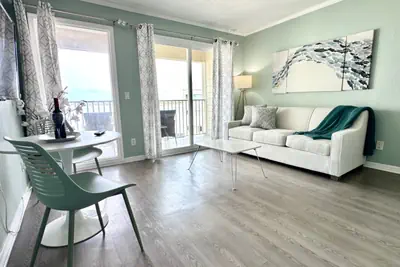 Photo 4 - Tampa Bay Beachy Retreat: Pool, Balcony-Waterfront View