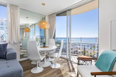 Photo 4 - Ilikai Collection # 12. Corner Oceanfront condo !