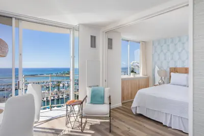 Photo 2 - Ilikai Collection # 12. Corner Oceanfront condo !