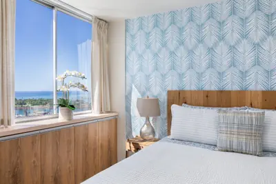 Photo 5 - Ilikai Collection # 12. Corner Oceanfront condo !