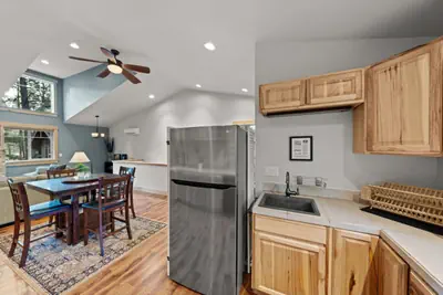 Photo 3 - The Nest | Private Guest Suite Near DT Sisters
