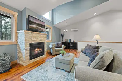 Photo 4 - The Nest | Private Guest Suite Near DT Sisters