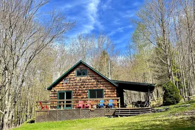 Photo 2 - Private Cabin Retreat on 10 Acres!