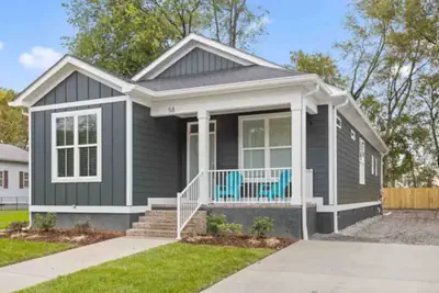 Photo 3 - 02) Downtown | 6 beds | Pool Table | Grill