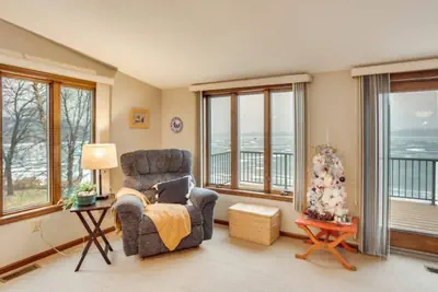 Photo 4 - 519B) Large 2 bedroom on the water!
