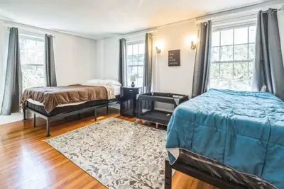 Photo 5 - 111) Downtown Norfolk | Plenty of Parking | 7 beds