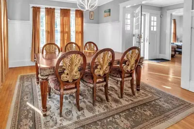 Photo 4 - 111) Downtown Norfolk | Plenty of Parking | 7 beds