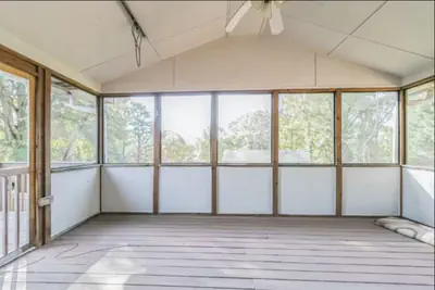 Photo 5 - 472) Cozy 5 Bedrooms | Spacious | Outdoor Area