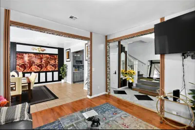 Photo 2 - Massive 5 bedroom | Close to NYC